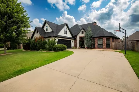 1610 NE Rock St, Bentonville, AR 72712