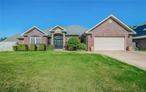 1504 Breckenridge St, Rogers, AR 72756