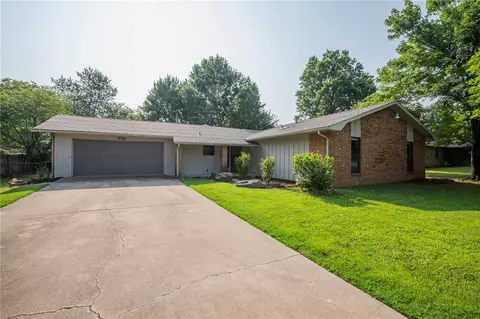 1807 Jean St, Springdale, AR 72762