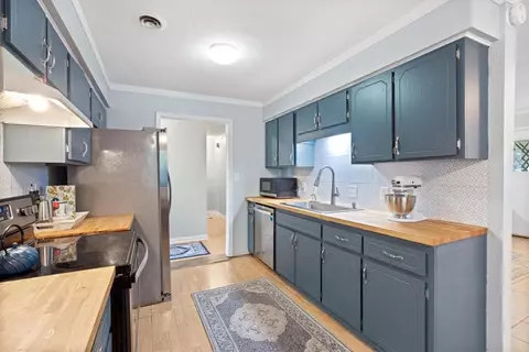Kitchen - 304 Eames Ave, Springdale, AR 72764 photo 2 of 3