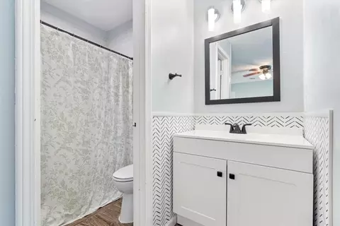 Bath - 304 Eames Ave, Springdale, AR 72764 photo 1 of 2