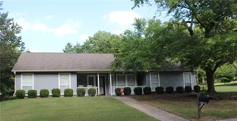2288 N Creekwood Ave, Fayetteville, AR 72703