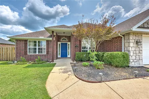 1465 Luke St, Pea Ridge, AR 72751