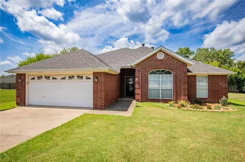 4 Honeysuckle Ct, Bentonville, AR 72712