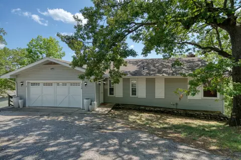 110 Lakeside Rd, Eureka Springs, AR 72631
