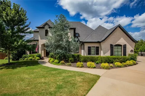 2846 Pebblestone Dr, Fayetteville, AR 72701