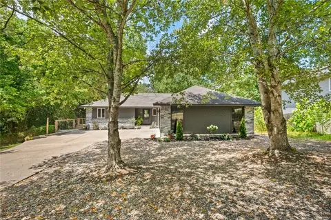 34 Latshaw Dr, Bella Vista, AR 72714