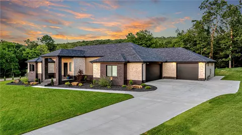 1381 S Spring Loop, Fayetteville, AR 72703