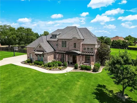 11208 W Stonebriar Dr, Bentonville, AR 72712