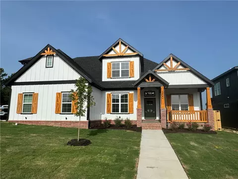 300 Estella St, Lowell, AR 72745