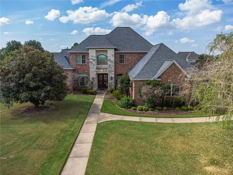 355 Barnstone Ln, Bentonville, AR 72712