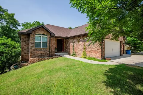4 Heather Dr, Bella Vista, AR 72715