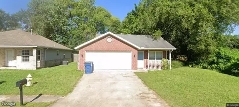 823 SE Ct, Bentonville, AR 72712