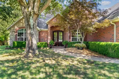 9256 Forest Hills Dr, Fayetteville, AR 72704