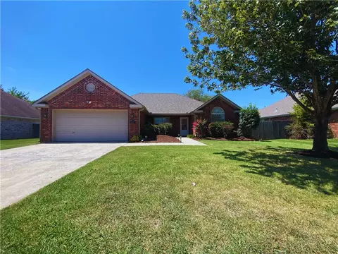 2899 N Hay Meadows Ave, Fayetteville, AR 72704