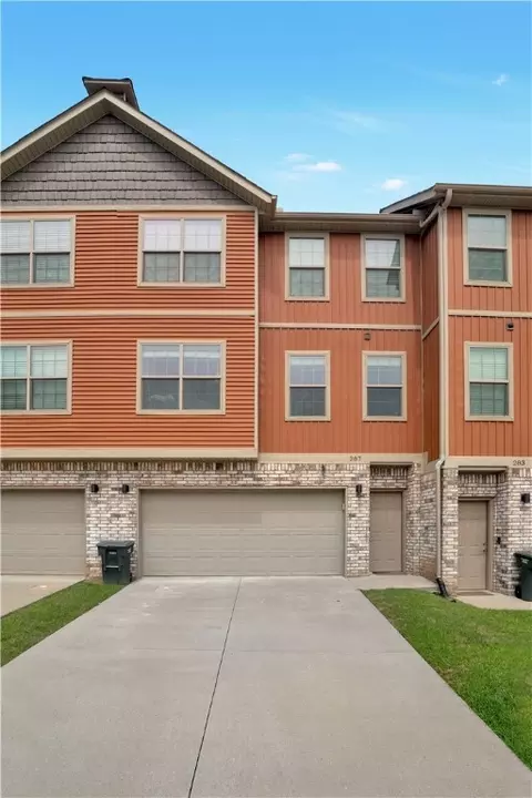 287 S Breakwater Ln, Fayetteville, AR 72704