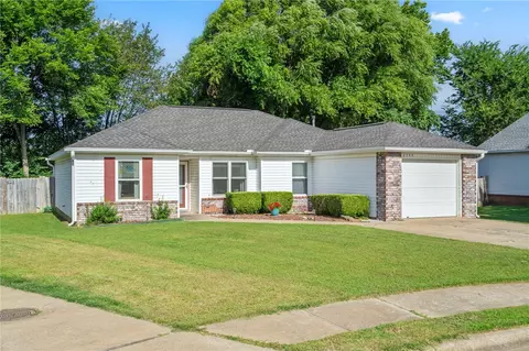 2544 Dandelion St, Springdale, AR 72764