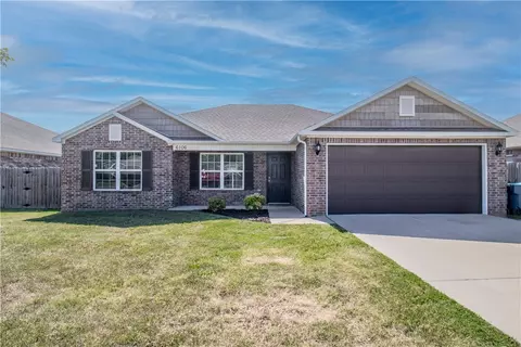 6106 SW Warrington Rd, Bentonville, AR 72712