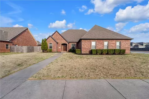 584 N Mulligan Dr, Fayetteville, AR 72704
