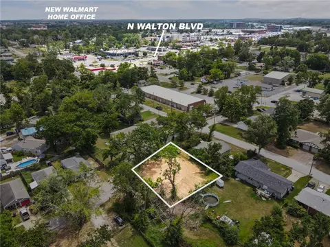 203 NW J St, Bentonville, AR 72712