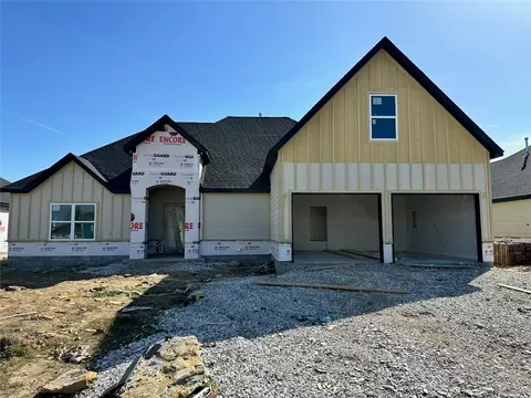 4657 W Triangle St, Fayetteville, AR 72704