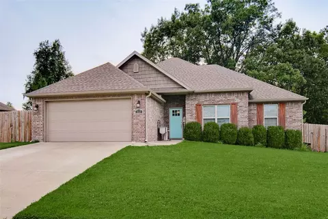1135 Buck Dr, Pea Ridge, AR 72751