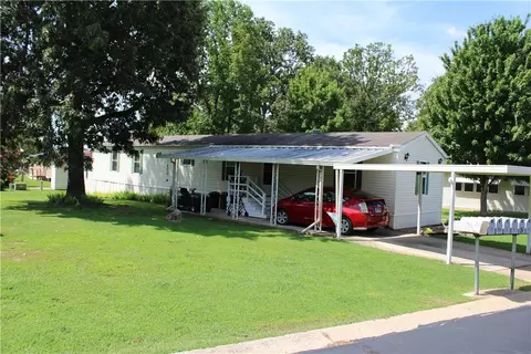 63 Benjamin Dr, Mountain Home, AR 72653