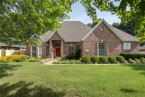 3186 E High Meadows Dr, Springdale, AR 72764