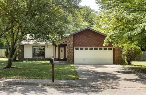 2577 Megan Dr, Fayetteville, AR 72703
