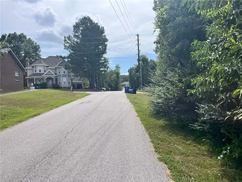 Sandridge Drive, Bella Vista, AR 72715