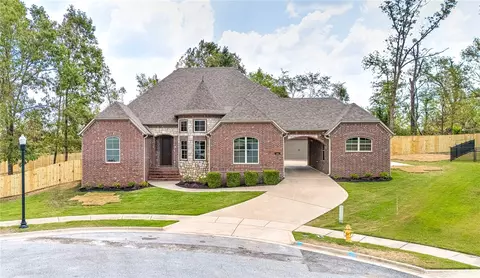 307 NW Tall Oaks Ave, Bentonville, AR 72712