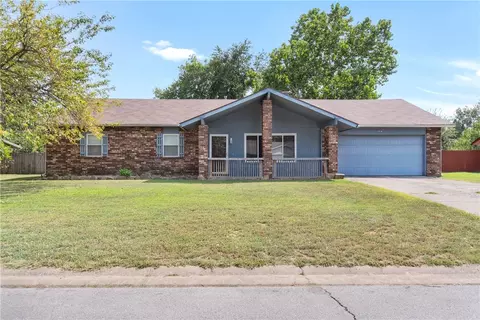 1916 Granite St, Siloam Springs, AR 72761