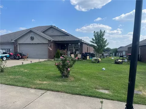 1647 Tucson Loop #A & B, Springdale, AR 72764 photo 2