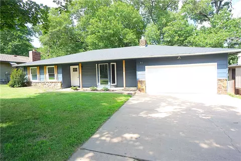 31 Chapel Ln, Bella Vista, AR 72715