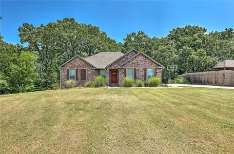 1310 Major Pindall Cir, Prairie Grove, AR 72753