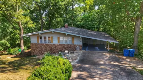 2 Cooper Ln, Bella Vista, AR 72715