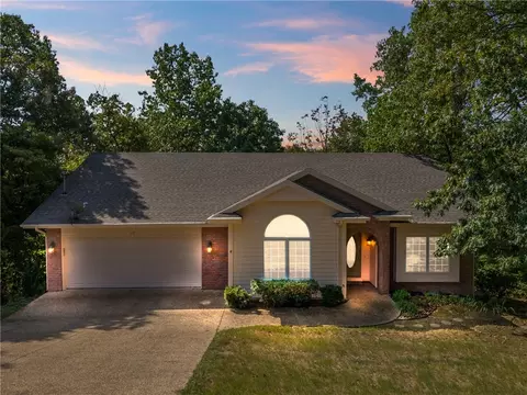 36 Cambria Dr, Bella Vista, AR 72715