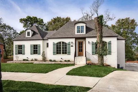 309 N Ainsley Loop, Fayetteville, AR 72704
