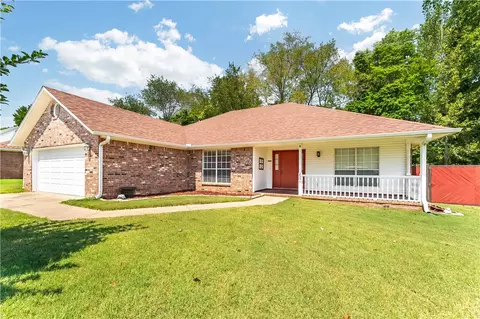 2570 Indian Oaks Trl, Springdale, AR 72762