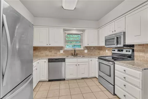 8606 Wild Cherry Dr, Rogers, AR 72756 photo 13