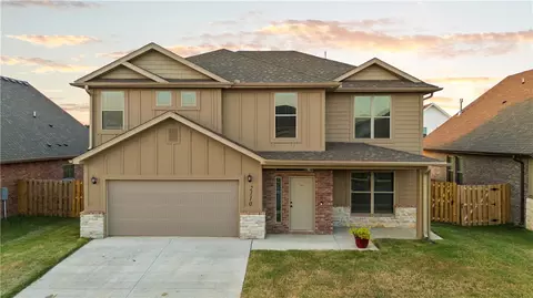 Exterior - 2110 Periwinkle Pl, Centerton, AR 72719 photo 4 of 4