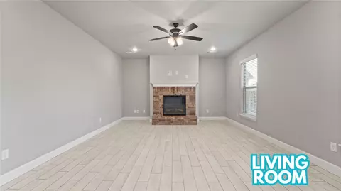 Living - 2110 Periwinkle Pl, Centerton, AR 72719 photo 1 of 2