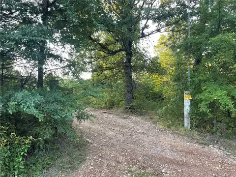 001 Madison 8739, Huntsville, AR 72740