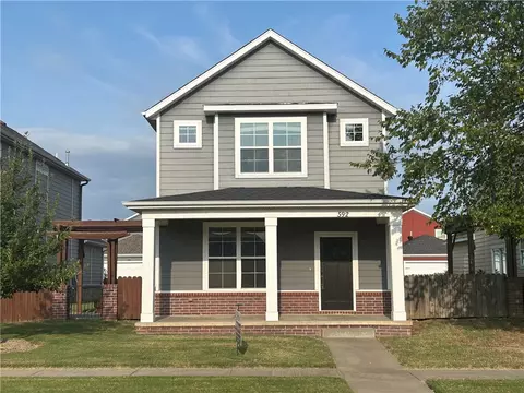 592 N Longfellow Ln, Fayetteville, AR 72704