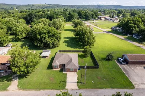 720 W Line St, Dyer, AR 72935 photo 3
