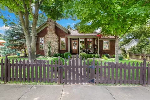 413 N Willow Ave, Fayetteville, AR 72701