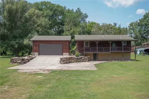 655 Easy St, Noel, MO 64854