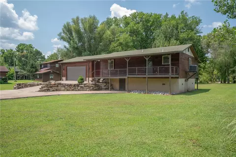 655 Easy St, Noel, MO 64854 photo 4