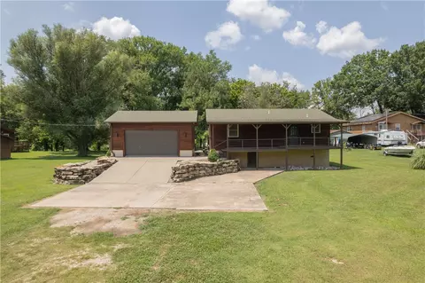655 Easy St, Noel, MO 64854 photo 3