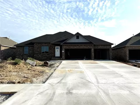 852 Sugar Loaf Rd, Prairie Grove, AR 72753